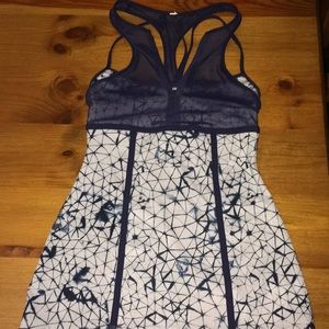 Lululemon top size 2
